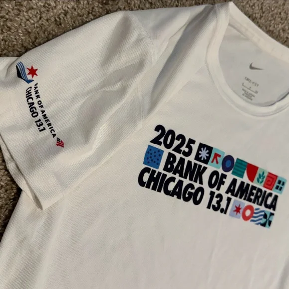 🔥 Nike Chicago 2025 13.1 Half Marathon Dri-FIT Synthetic Finisher Shirt Race Tee - Picture 2 of 3